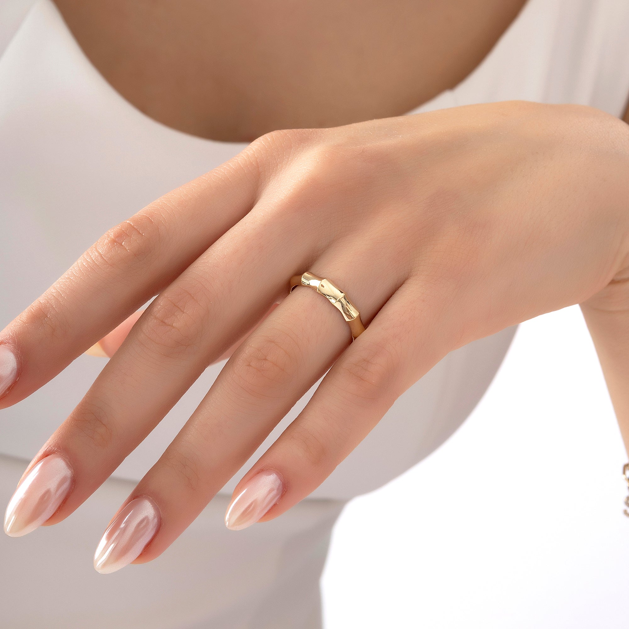 14 Ayar Altın Minimal Kruvasan Modern Yüzük